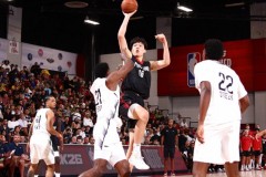 贝弗利盛赞杨瀚森 脚步移动出色且勾手属精英级别