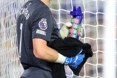 皮克福德“点球小抄”失效 恩梅加命中点球