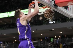 曝湖人计划将2032年不受保护首轮签换成多个首轮签 积极补强侧翼