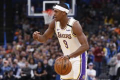 隆多季后赛助攻数超越丹尼斯-约翰逊升至历史第11位