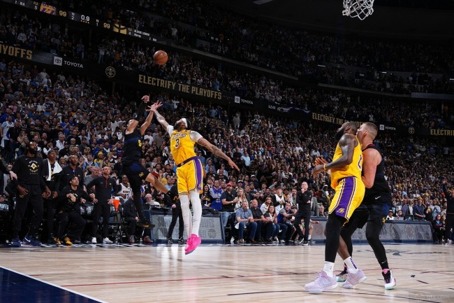 穆雷压哨绝杀湖人