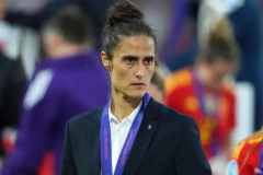 西班牙女足主帅离任 前球员贝穆德斯接管帅位