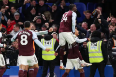 维拉11连胜追平队史百年纪录 球迷高呼冲击冠军