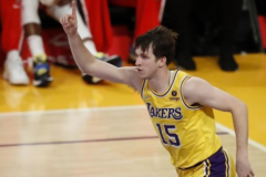 里弗斯拒绝5000万续约 想要4年8000万合同