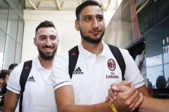 足坛少见的门将二兄弟 米兰的两位多纳鲁马