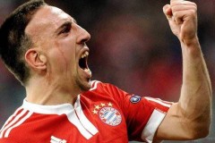 里贝里因刀疤 光荣跻身“足坛十大丑星”