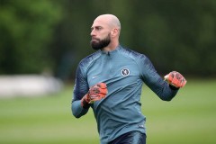 标准晚报：西汉姆联有意免签合同到期的卡巴列罗