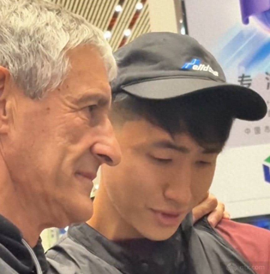 张源送别塞蒂恩