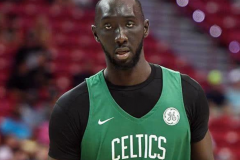 新疆男篮正式与法尔签约 新赛季将身披99号战袍出战