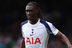 加拉塔萨雷有意租借比苏马 热刺也在推动球员离队