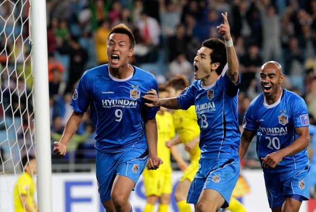 “戴帽”之后 队友送金信煜签名球