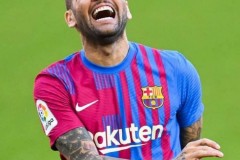 阿尔维斯周三将在奥林匹克球场完成亮相 用稳定的出场时间为年底世界杯做准备