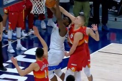 约基奇封盖锡安判罚争议 裁判承认判错