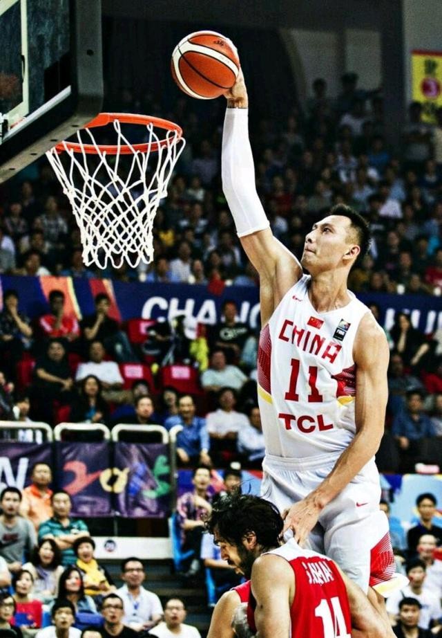 中国男篮易建联