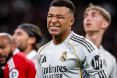 曝姆巴佩瞒伤连踢3场只为破C罗纪录 法国球星伤缺三周