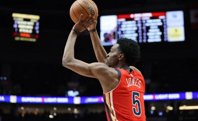 鹈鹕提前续约赫伯特-琼斯