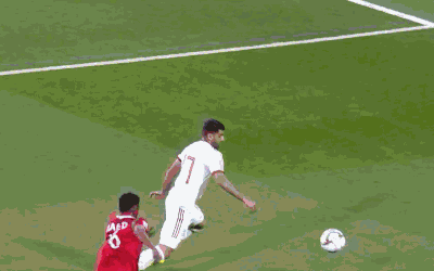 阿曼队禁区内犯规