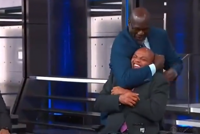 奥尼尔演播室锁喉巴克利