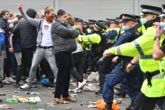 球迷闹事比赛延期 曼联或被直接判负