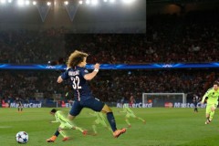 大卫-路易斯被穿裆 一生之敌苏亚雷斯