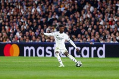 曝曼城与拜仁争夺卡马文加 补强球队中场