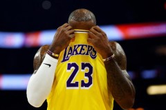 曝詹姆斯遭东契奇和里夫斯排挤 后两者目前关系很好