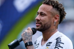 内马尔与桑托斯续约一年 合同持续到2026年年底