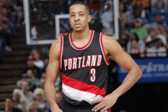 开拓者官方：CJ-麦科勒姆左脚外楔骨骨裂 4周内重新评估