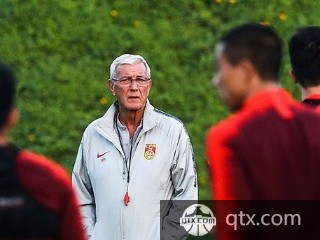 里皮怒砸更衣室