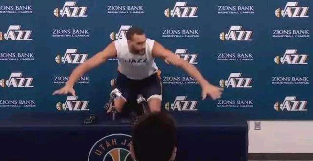 戈贝尔争议行为