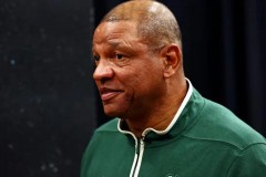 雄鹿无意解雇里弗斯 GM仍坚信其可以率队夺冠