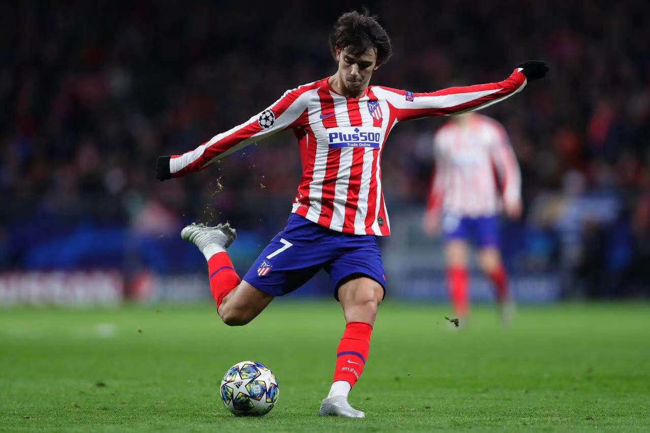 菲利克斯:首次见到C罗时,感觉他有3米高 菲利克斯:首次见到C罗时,感觉他有3米高