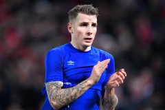 埃弗顿后卫迪涅：我们这赛季开局完美 目标是欧战资格