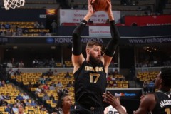 灰熊队最坚实的后盾瓦兰丘纳斯 能否助球队晋级季后赛？