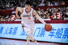 曝顾全加盟广东男篮 新赛季将顶替周鹏位置