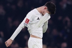 记者：哈弗茨缺席阿森纳训练 因膝盖受伤