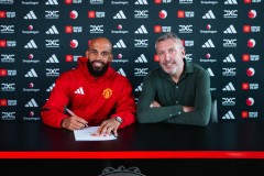 曼联官宣姆伯莫加盟 签约至2030年