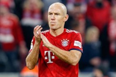 罗本父亲：他想在职业生涯最高点退役