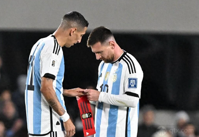 阿根廷球员迪马利亚与梅西