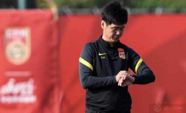 国足现任主帅李霄鹏