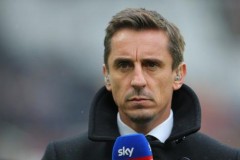 内维尔：索帅该做出选择了 但要小心“失去自己”