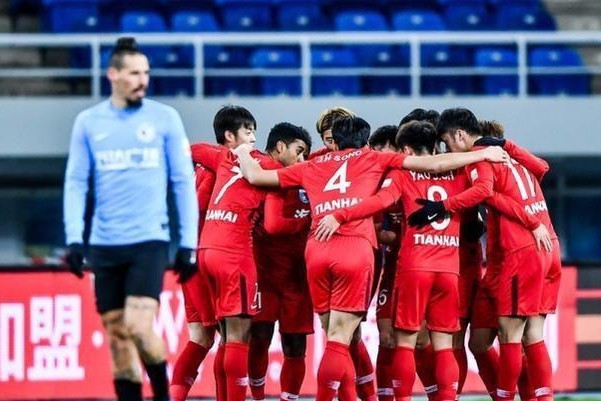 大连上一轮1-5惨败于天津天海