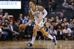 雄鹿将执行威尔森20-21赛季的球队选项