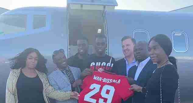 万比萨卡球衣号码