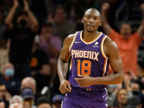 曝太阳续约中锋比永博 后者或成太阳新赛季首发中锋