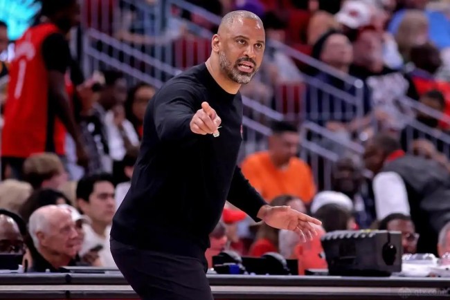 火箭主帅透露还未决定新赛季首发阵容