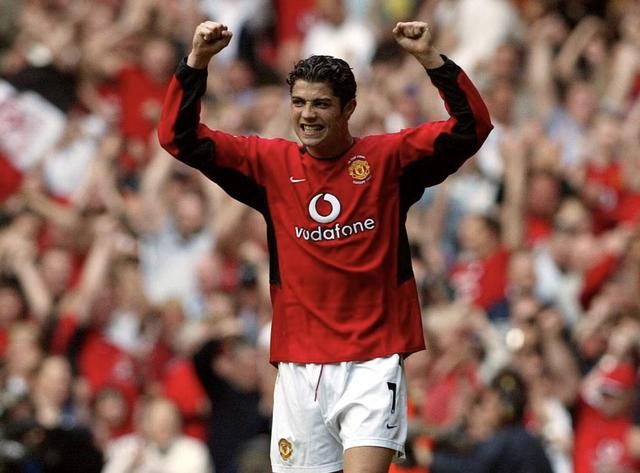 7号球衣是C罗在曼联曾穿过的号码