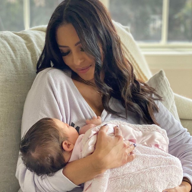 瓦妮莎成加索尔女儿教母