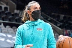 遗憾未能成为历史上首位女教头 哈蒙：这是一门生意