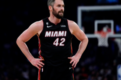 乐福现在在哪个队 乐福现在年薪多少